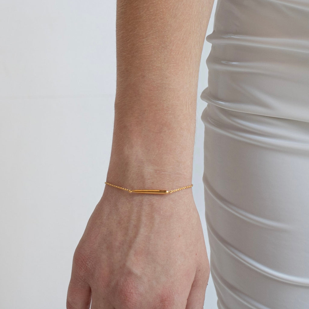 Sofia simple bracelet with a sleek and elegant design 