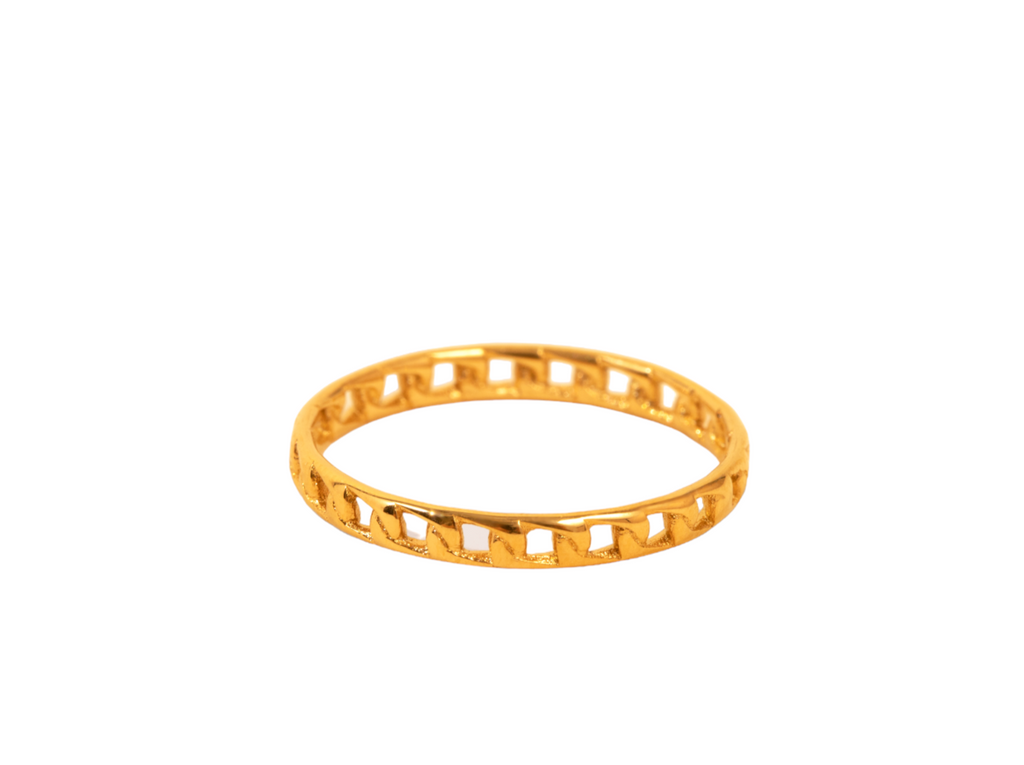 Gold thin chain ring, minimalist design, perfect for stacking or everyday wear, crafted for elegance and versatility.